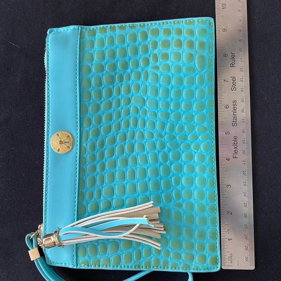 Bosom Buddy — Turquoise Wristlet - Picture 2 of 2
